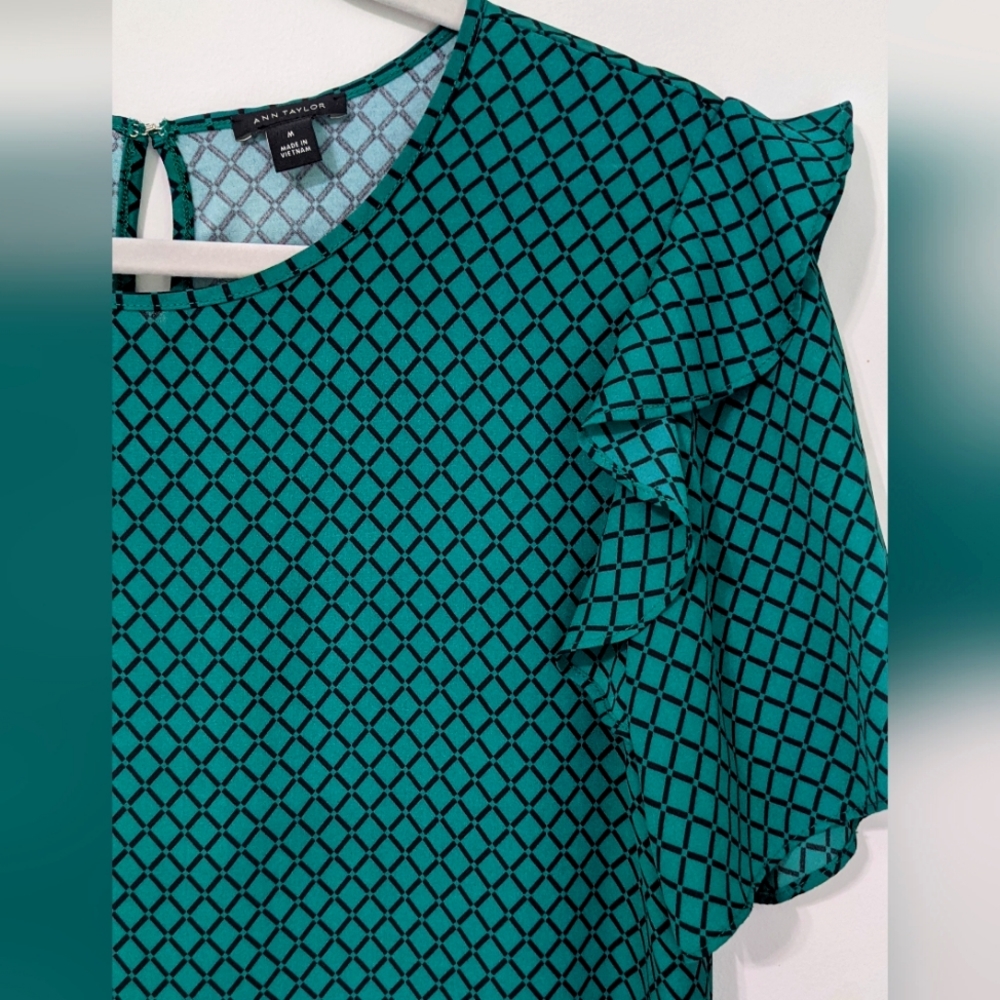 Ann Taylor Top like new
